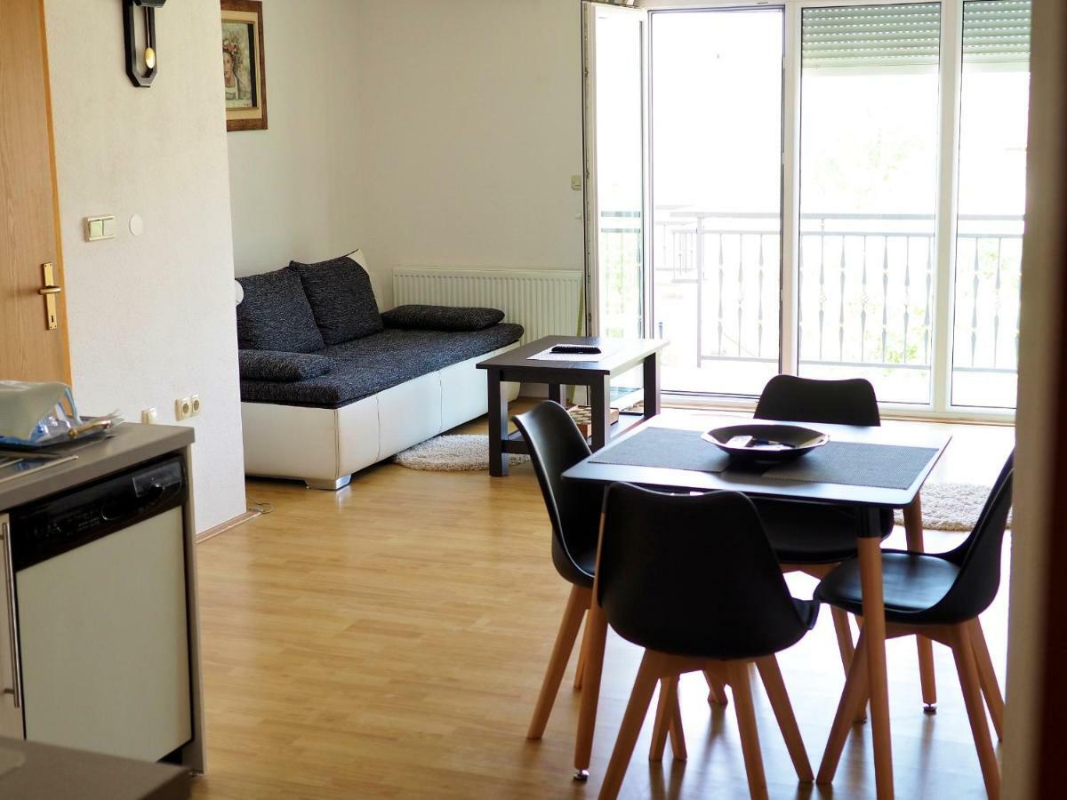 Apartment Ivan-Experience 3 Bedrooms Ljubuski Bagian luar foto